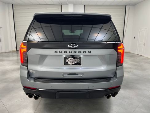 Used 2025 Chevrolet Suburban Z71 AWD/4WD image 6