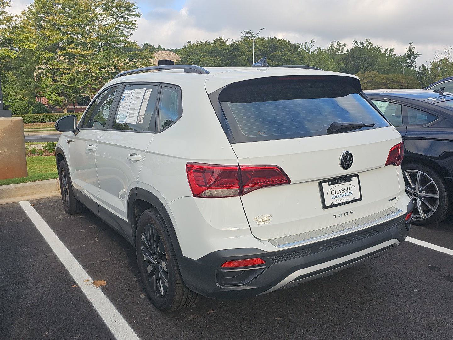Certified 2022 Volkswagen Taos S AWD/4WD image 5
