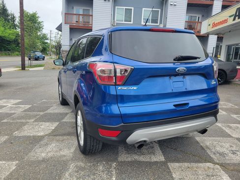 Used 2017 Ford Escape SE FWD image 5
