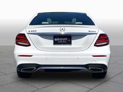 Used 2018 Mercedes-Benz E 300 4MATIC image 4
