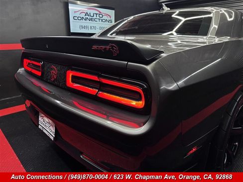 Used 2018 Dodge Challenger SRT Hellcat RWD image 35