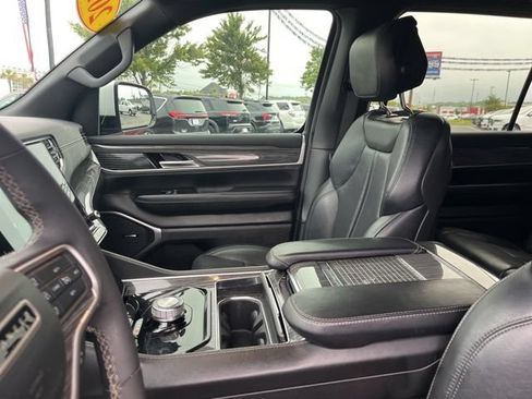 Used 2022 Jeep Wagoneer Series II RWD image 10
