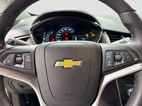 Used 2018 Chevrolet Trax LT w/ LT Convenience Package image 13