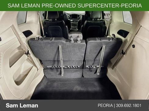 Used 2023 Chrysler Pacifica Touring-L FWD image 24