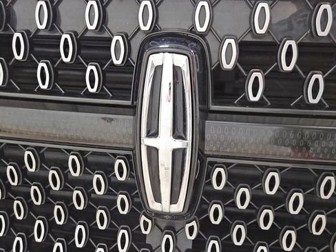 Used 2025 Lincoln Navigator L Reserve AWD/4WD image 40