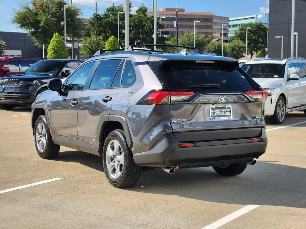 Used 2025 Toyota RAV4 LE AWD/4WD image 5