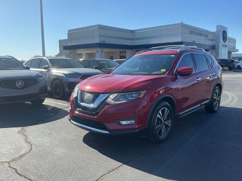 Used 2017 Nissan Rogue SL w/ SL Premium Package image 1