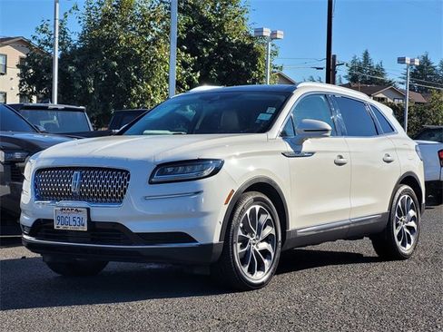 Used 2022 Lincoln Nautilus Reserve w/ Equipment Group 201A image 10