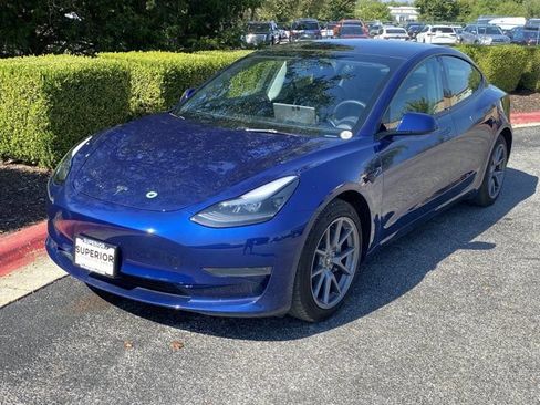 Used 2023 Tesla Model 3 Standard Range RWD image 9