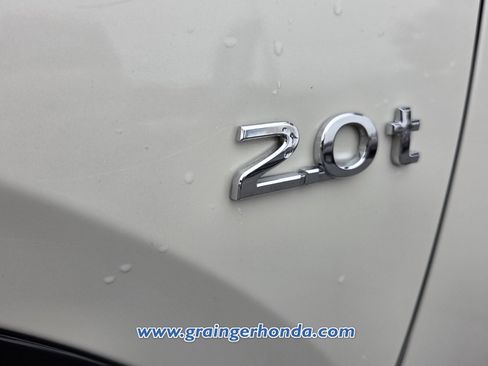 Used 2018 INFINITI QX30 image 15