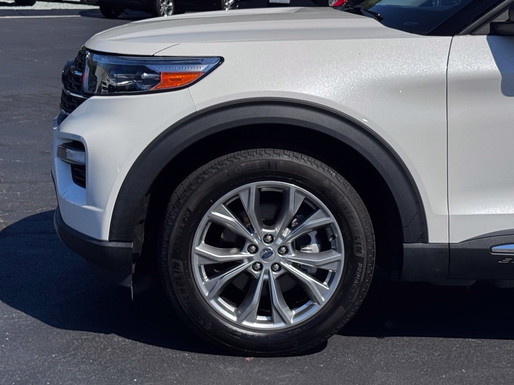 Used 2022 Ford Explorer XLT w/ Equipment Group 202A AWD/4WD image 37