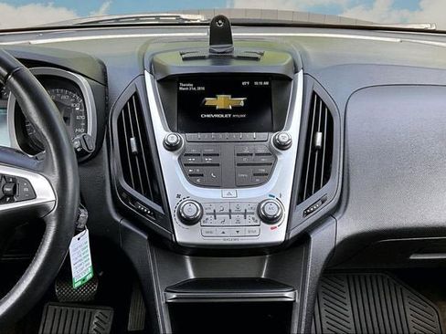 Used 2017 Chevrolet Equinox LT w/ Convenience Package FWD image 6