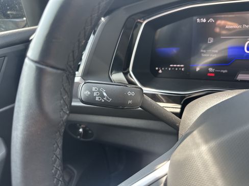 Used 2023 Volkswagen Jetta SE FWD image 23