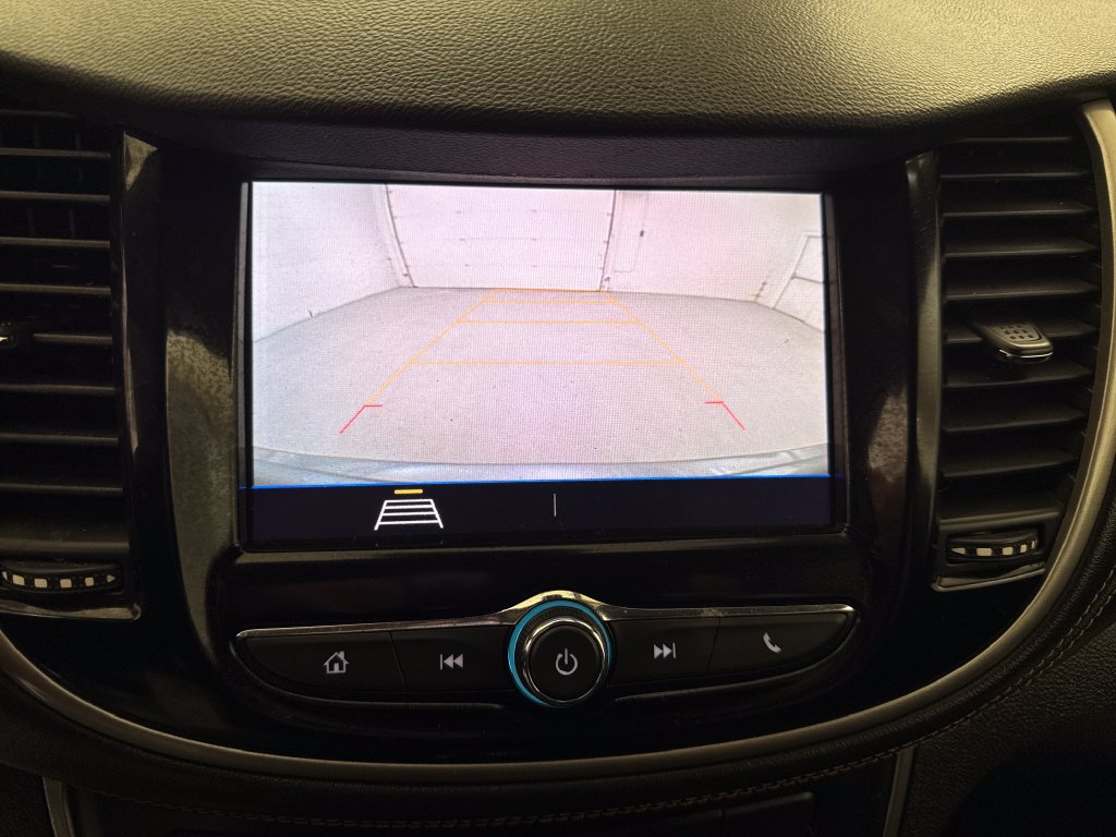 Used 2020 Chevrolet Trax LS w/ Tint and Cruise Package AWD/4WD image 19