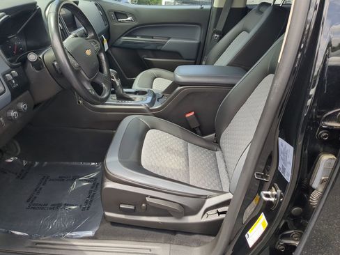 Used 2022 Chevrolet Colorado Z71 AWD/4WD image 16