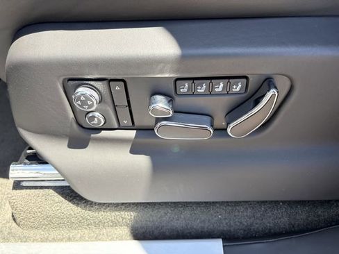 Used 2021 Bentley Bentayga AWD/4WD image 6