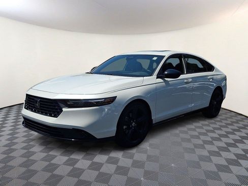 Used 2024 Honda Accord Sport image 3