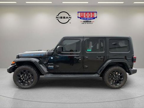 Used 2022 Jeep Wrangler Unlimited Sahara AWD/4WD image 5