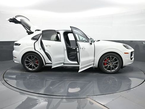 New 2025 Porsche Cayenne GTS image 41