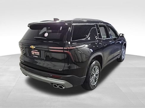 Used 2024 Chevrolet Traverse LT w/ Trailering Package FWD image 8