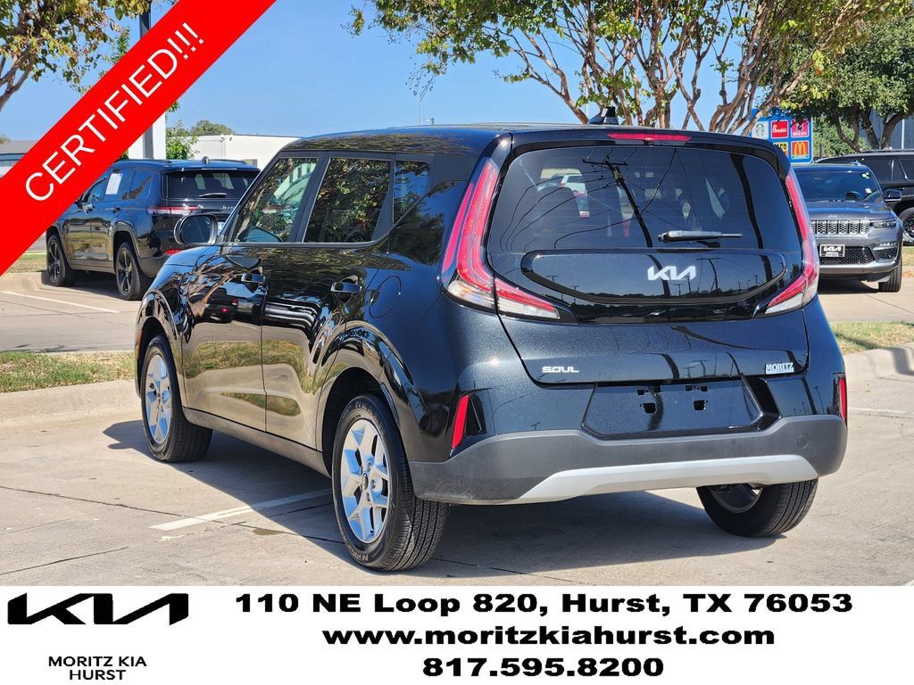 Certified 2025 Kia Soul LX w/ LX Technology Package FWD image 3