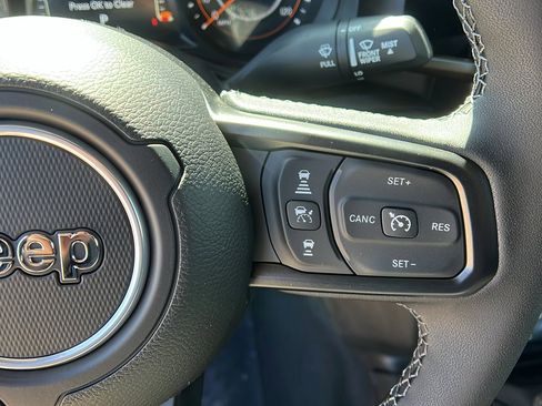 New 2025 Jeep Gladiator Mojave image 22