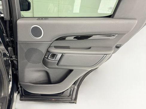 Used 2025 Land Rover Discovery S AWD/4WD image 26