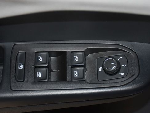 Used 2025 Volkswagen Taos S image 24