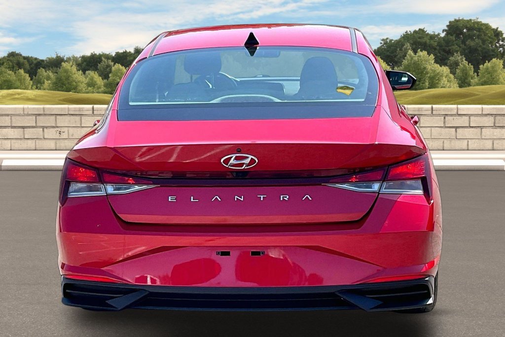 Used 2023 Hyundai Elantra SEL FWD image 4