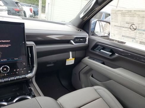 New 2026 GMC Yukon XL Elevation w/ Elevation Premium Package AWD/4WD image 15