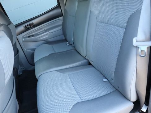 Used 2015 Toyota Tacoma 4x4 Double Cab image 16