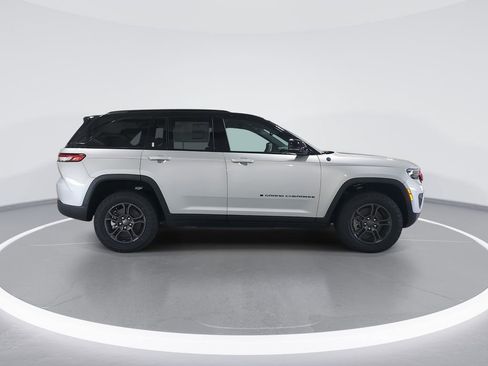 New 2024 Jeep Grand Cherokee Trailhawk AWD/4WD image 9