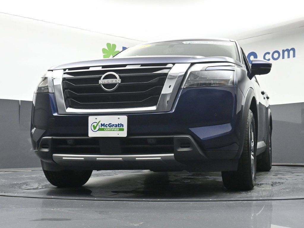 Used 2025 Nissan Pathfinder SL AWD/4WD image 7