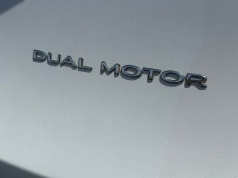 Used 2021 Tesla Model Y Long Range AWD/4WD image 19