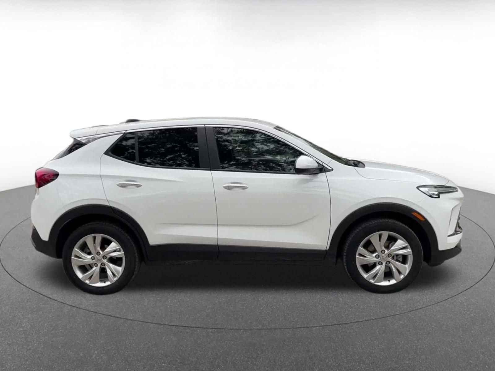 Used 2025 Buick Encore GX Preferred AWD/4WD image 15