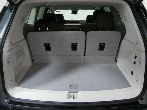 Used 2024 GMC Acadia Denali w/ Super Cruise Package image 5