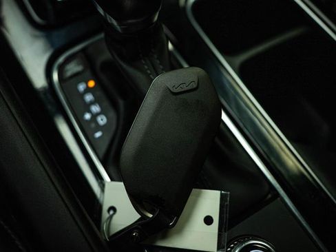 Used 2025 Kia Telluride S image 24