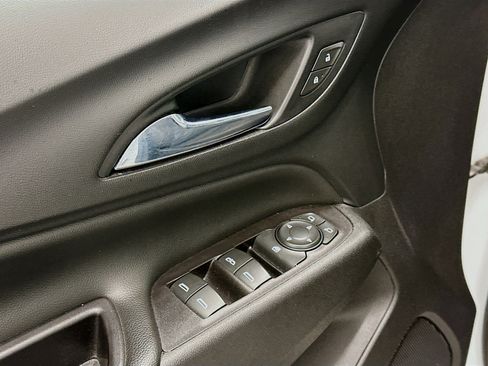 Used 2020 Chevrolet Equinox LT image 15