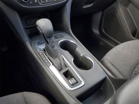 Used 2023 Chevrolet Equinox LT image 29