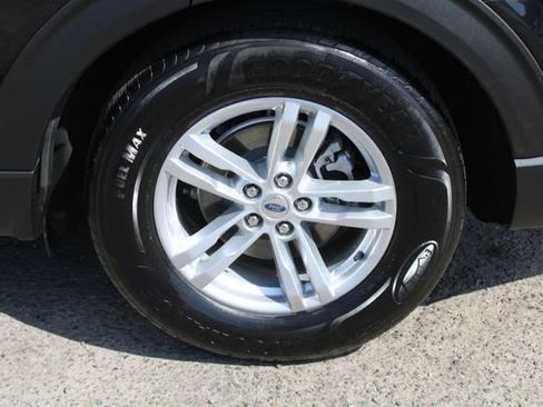 Used 2020 Ford Explorer XLT RWD image 11
