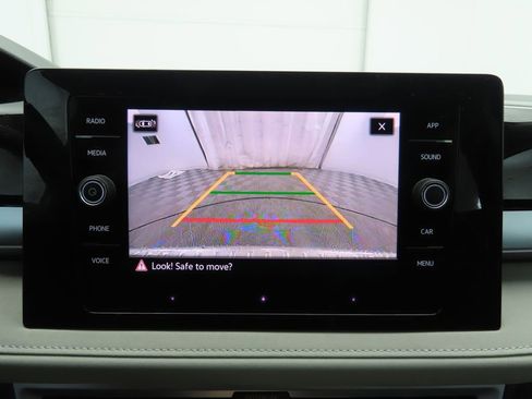 Certified 2025 Volkswagen Taos SE w/ Panoramic Sunroof Package image 14