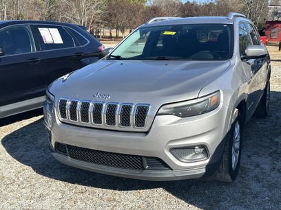 Used 2019 Jeep Cherokee Latitude w/ Popular Appearance Group