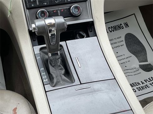 Used 2010 Ford Taurus SEL image 17