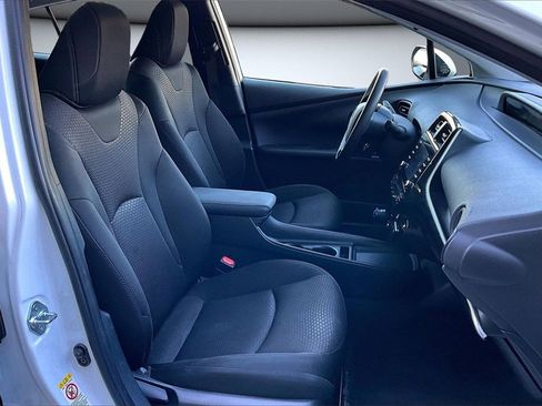 Used 2022 Toyota Prius L Eco image 29