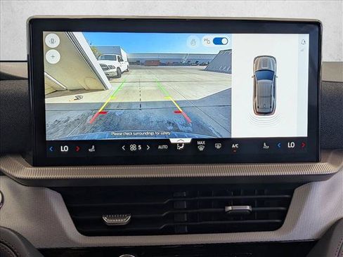 Used 2025 Ford Explorer Active RWD image 14