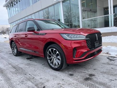 Used 2025 Lincoln Aviator Premiere w/ Jet Appearance Package image 1