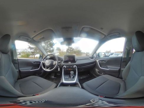 Used 2025 Toyota RAV4 LE image 41