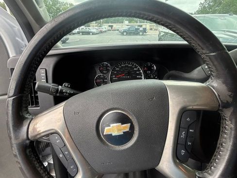 Used 2018 Chevrolet Express 3500 Extended w/ Driver Convenience Package RWD image 23