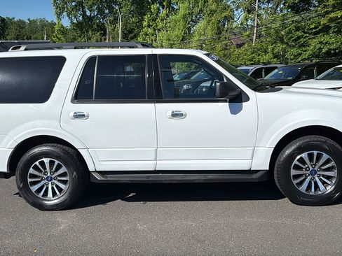 Used 2017 Ford Expedition XLT AWD/4WD image 24