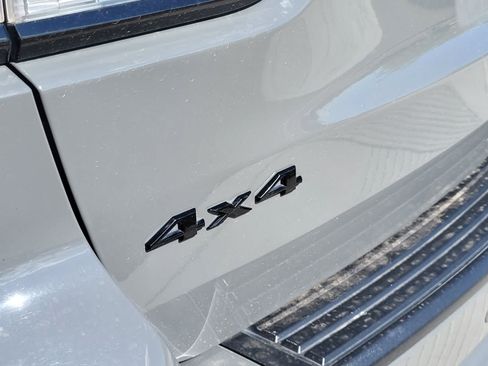 Used 2021 Jeep Grand Cherokee Laredo X AWD/4WD image 12
